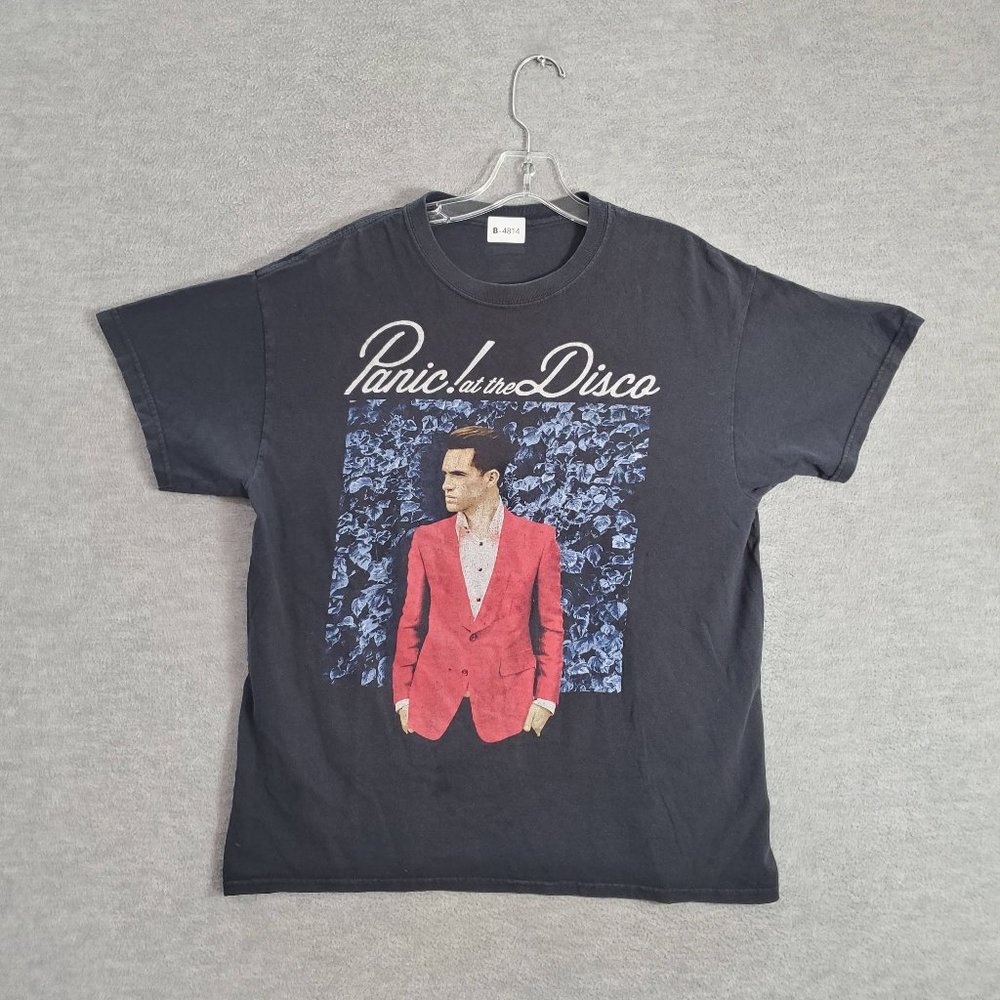 Panic! At The Disco Men Shirt Small Black Brendon Urie Logo Graphic Print‎ READ